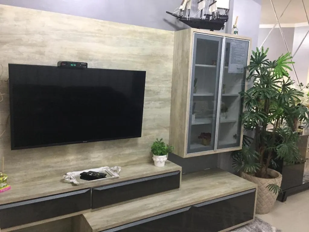 Apartamento Ap Rua 255 Meia Praia Itapema 10 Metros Mar Brasil